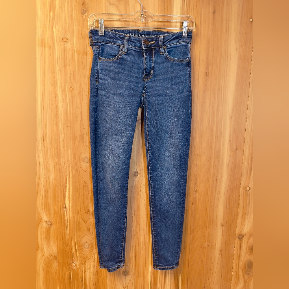 American Eagle Outfitters Skinny Jeans in Dark Blue Wash, Size 0S